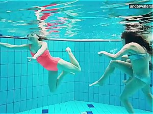 trio bare damsels have joy underwater